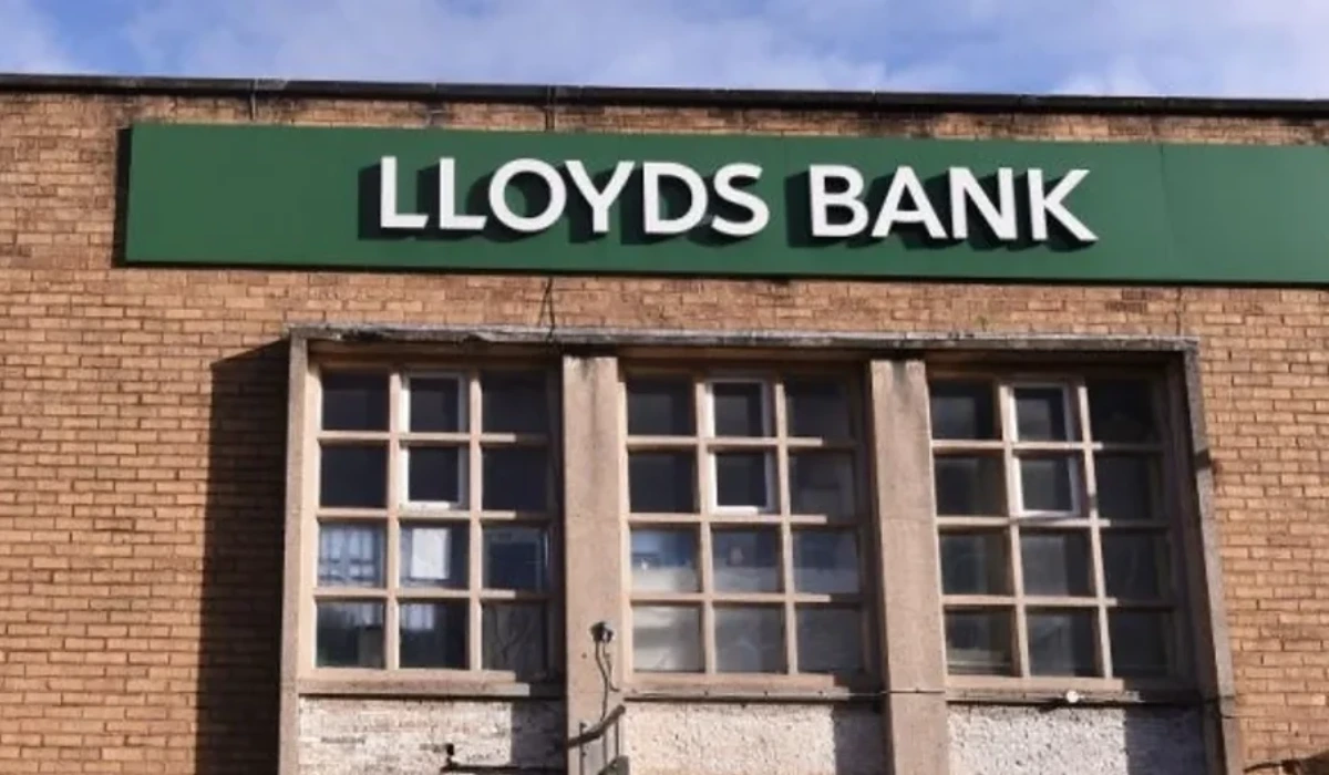 Lloyds Bank Branch Closures Affect More UK Towns in November