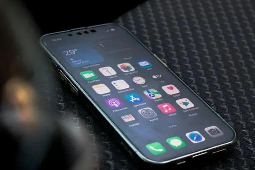 iOS 26: New Design, AI Features & Smarter Apps