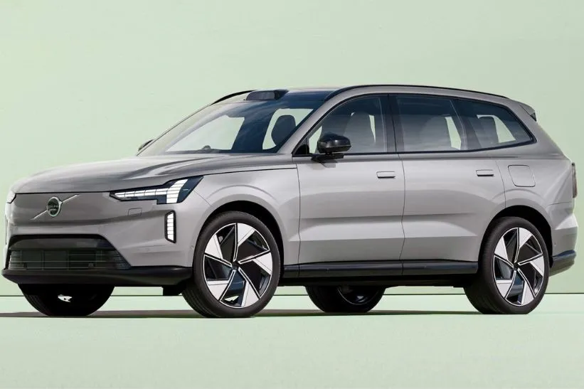 Volvo Android 15 Update Arrives First in EX90 Electric SUV